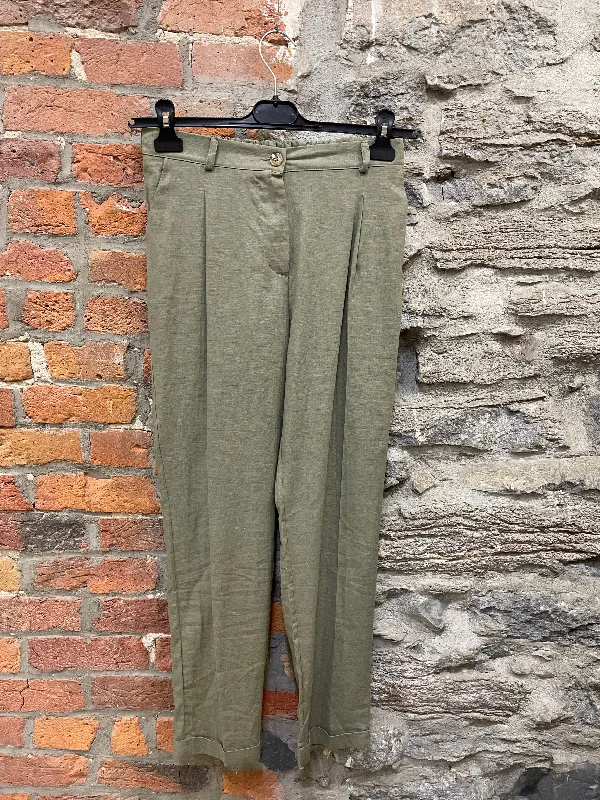 Vert Militaire / Military Green