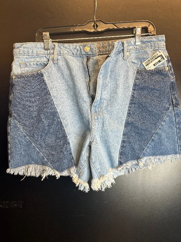 Shorts By Clothes Mentor  Size: 12