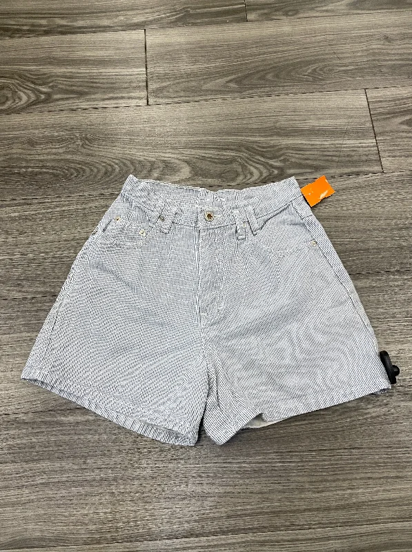 Shorts By Clothes Mentor  Size: 5